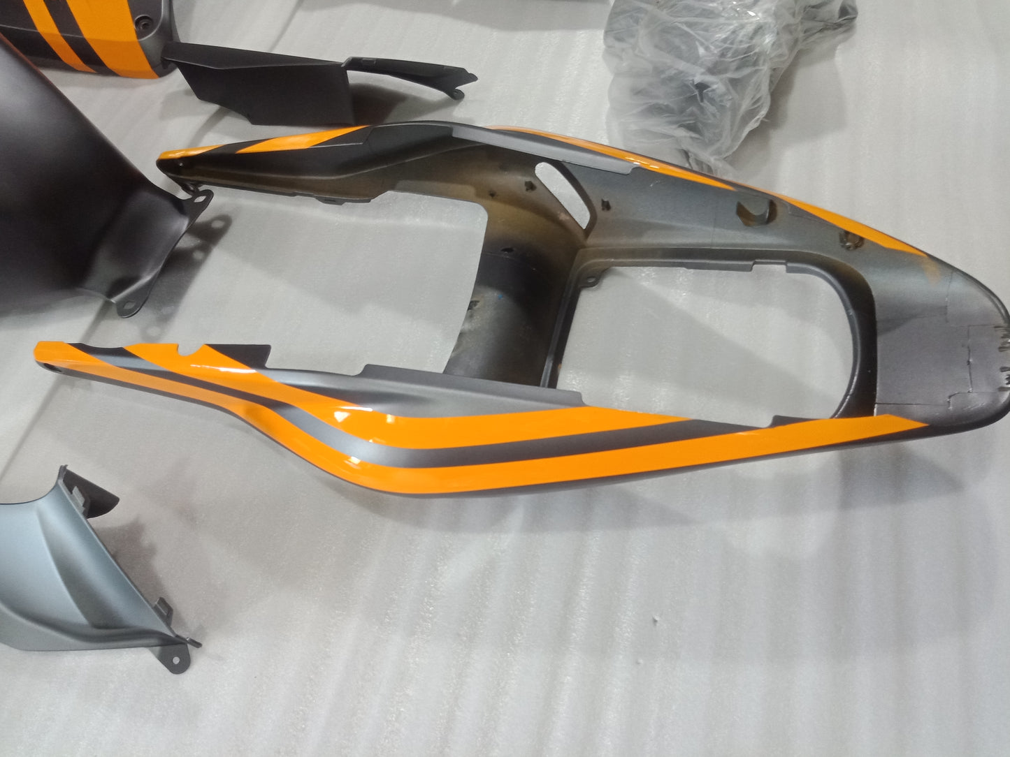 ---AU STOCKING--- Matt Black with Yellow Fairing Kit Fit Honda CBR600RR 2003 2004