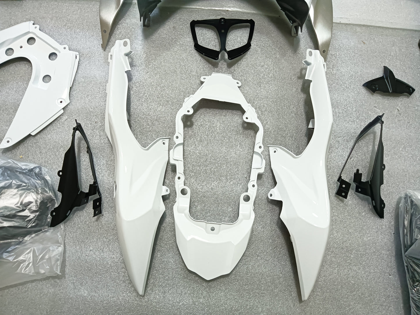 ---AU STOCKING---Factory White Silver Fairing Kit For Suzuki GSXR1000 2009 - 2016
