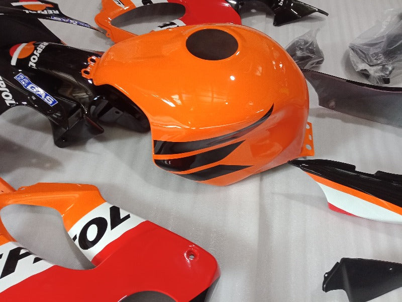 Yamaha R1 fairing kit 03